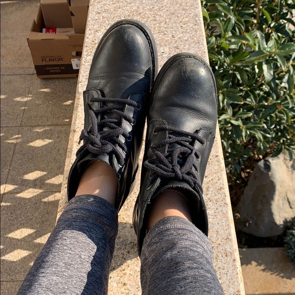 【woman 7】walking ankle boots 🥾